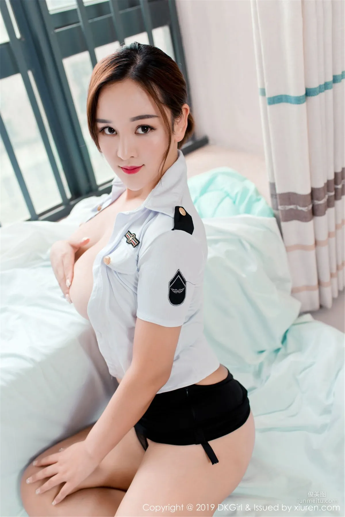 Pan Linlin ber, Sexy Flight Attendant Uniform Temptation, [DKGirl] Vol.107 Photo Set photo 31
