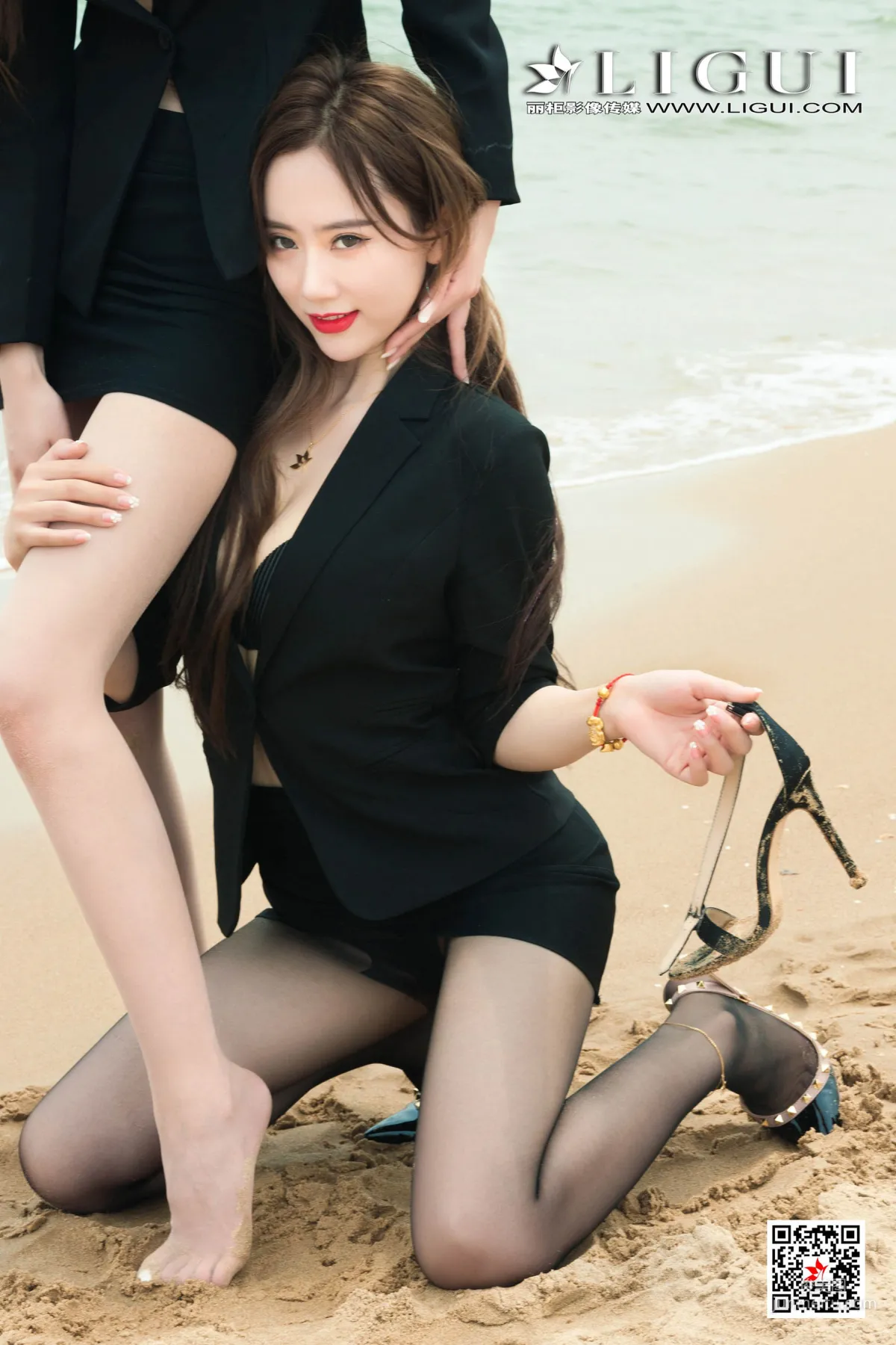 Ran Ran & Liang Er 'Beach Stockings Temptation' [Ligui] Beautiful Legs and Feet Photo Set photo 11