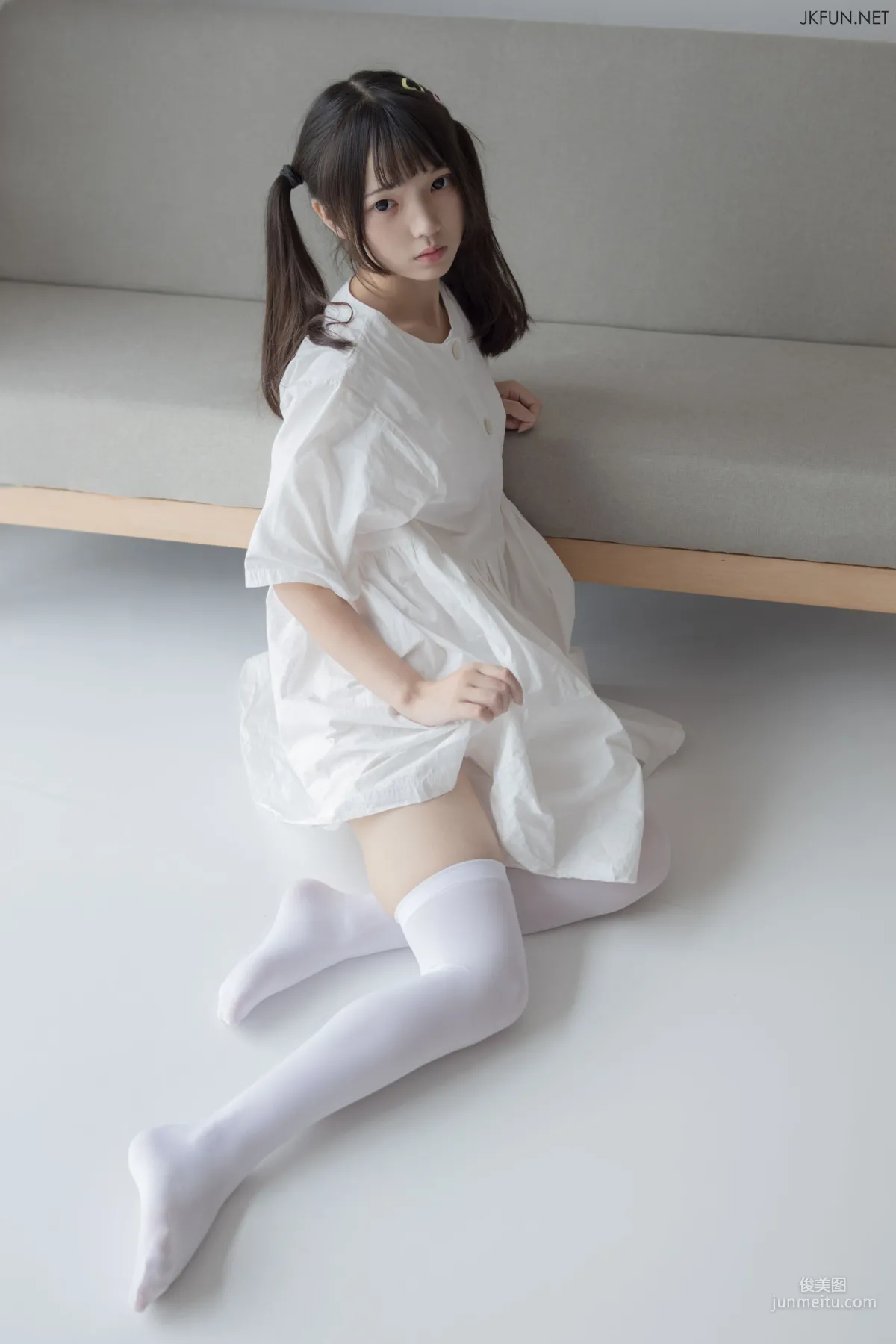 默陌《白衣飄飄的年代》 [森蘿财團] JKFUN-014 蘿莉絲襪寫真集 72