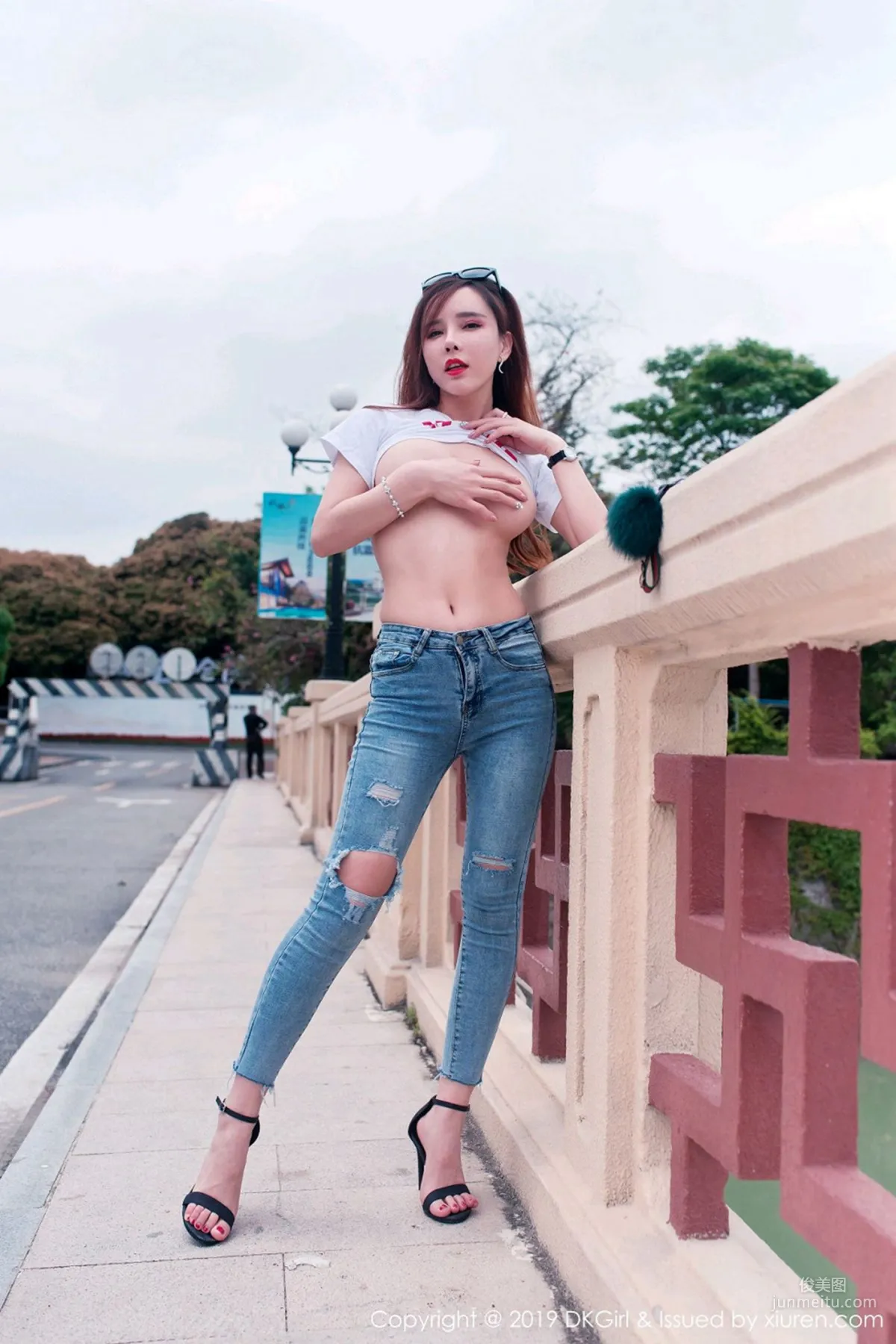 Ai Xiaoqing "Outdoor Open-Air Shoot Series, Vacuum Performance" [DKGirl] Vol.108 Photo Set photo 18