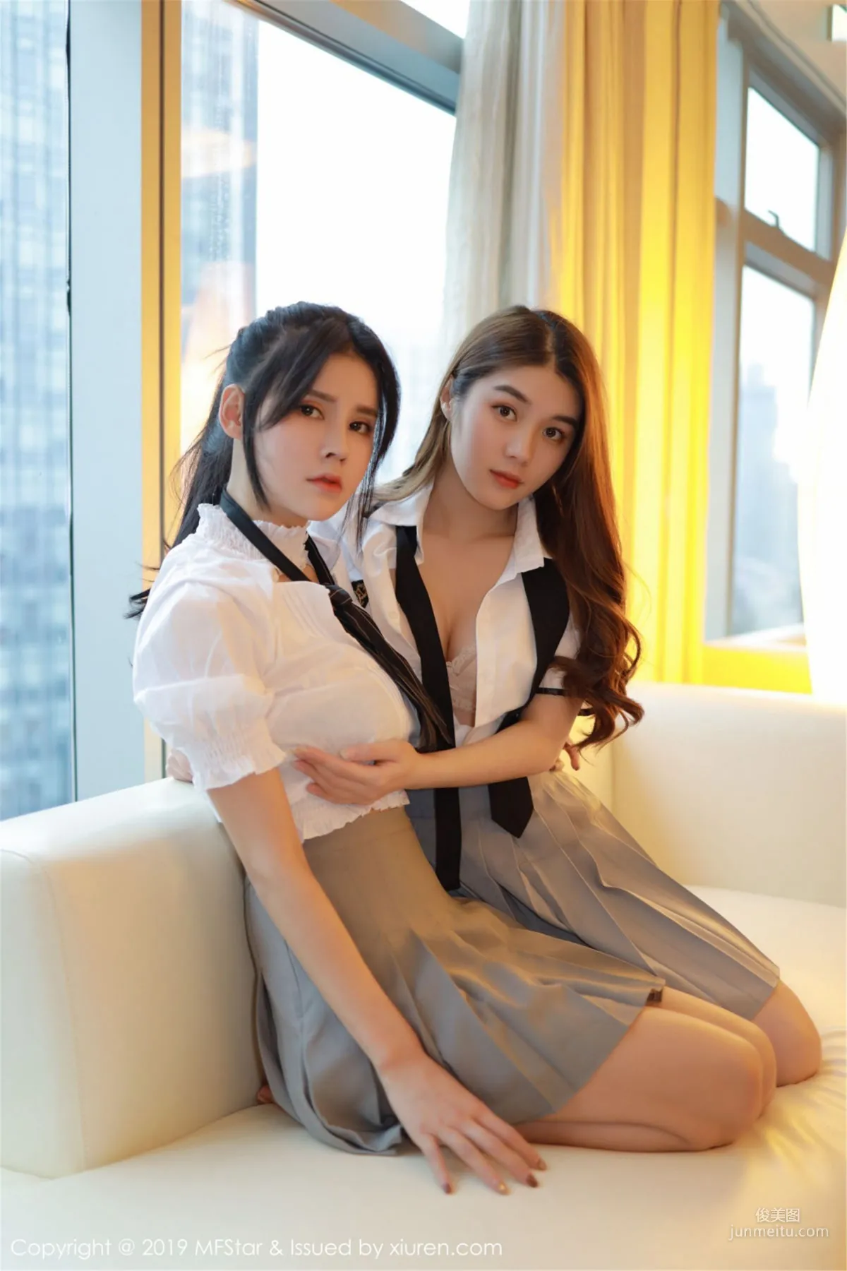 Wang Zitong Doirs & Anonymous "Two Charming but Sexy Beauties" [MFStar] Vol.201 Photo Set photo 29