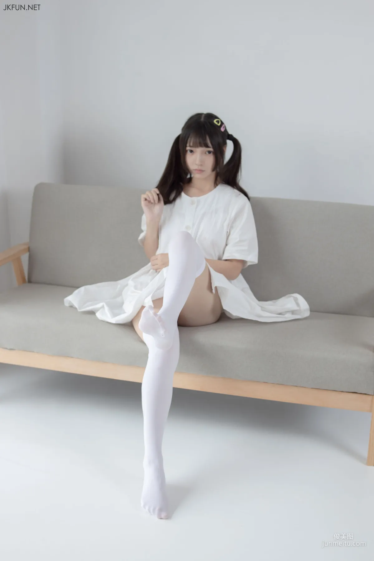默陌《白衣飄飄的年代》 [森蘿财團] JKFUN-014 蘿莉絲襪寫真集 46