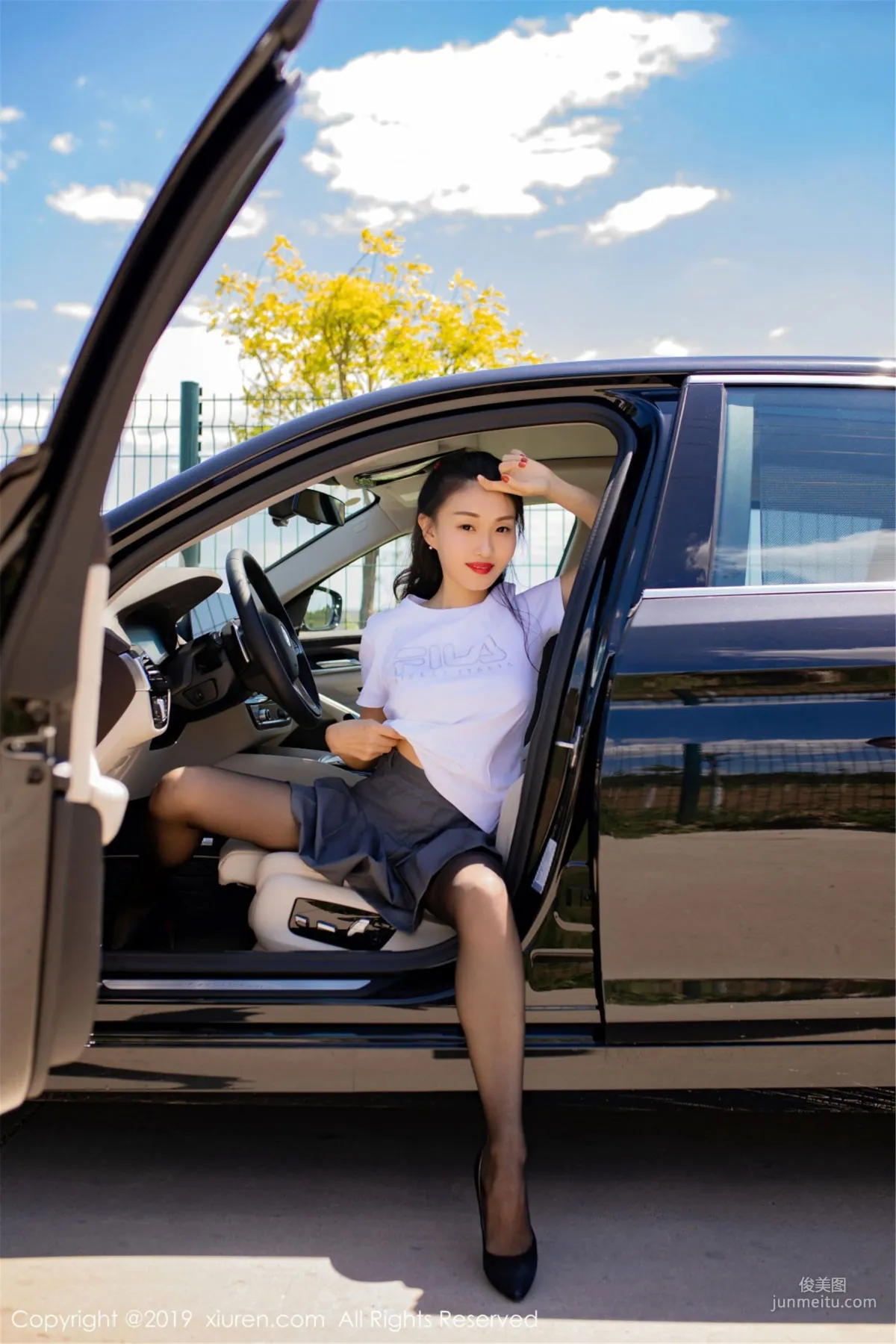 Fox Xiaoyao Baby Sexy Tempting Outdoor Car Shoot Series [XiuRen] No.1528 Photo Set photo 34