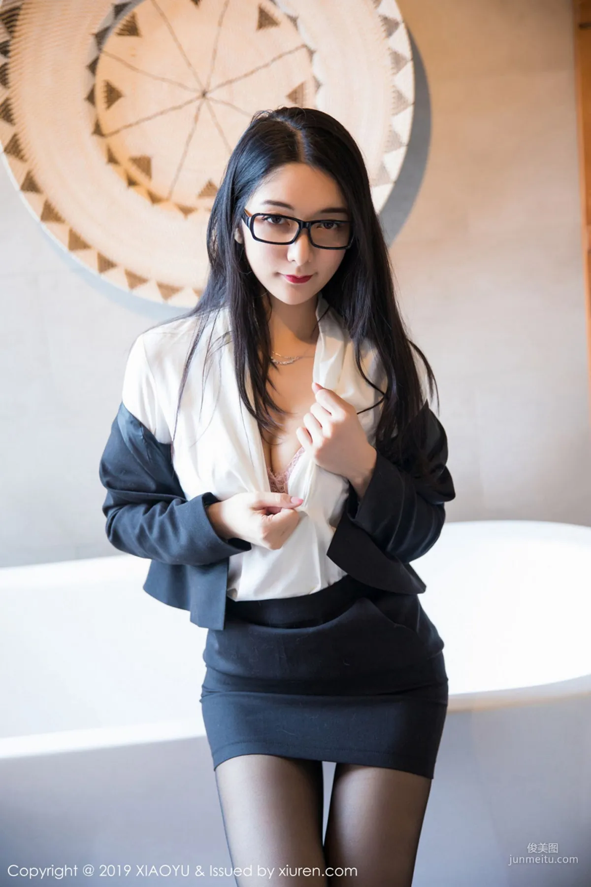 Angela Likes Cats, Glasses OL Black Stockings Short Skirt [XIAOYU] Vol.098 Photo Set photo 65