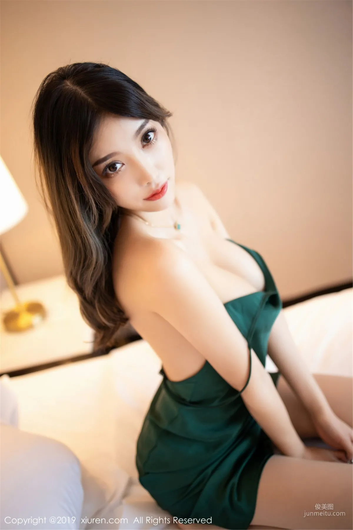 Yang Chenchen sugar The Lively and Soulful Stockings Legs Temptation [XiuRen] No.1567 Photo Set photo 37