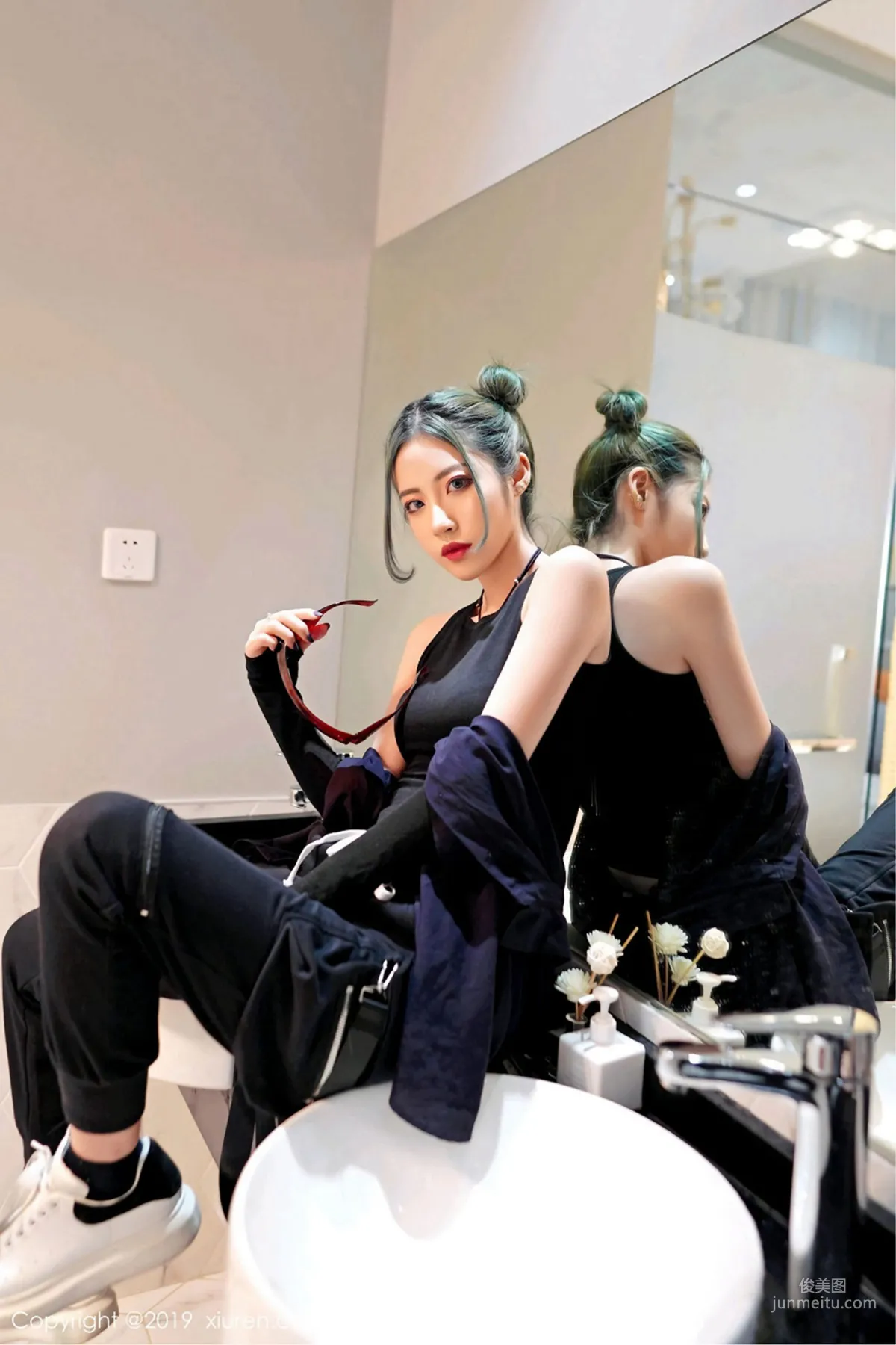 Jia Shihan《With a Delicate Face and Graceful Figure》 [XiuRen] No.1550 Photo Set photo 42