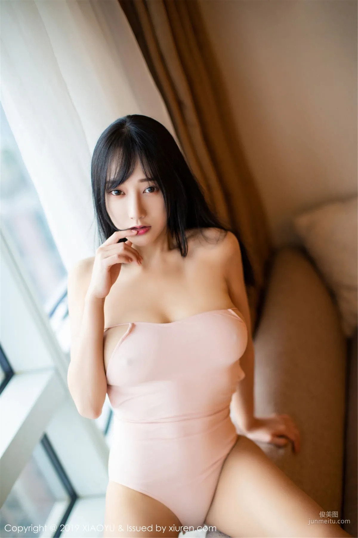 He Jiaying Graceful Figure in a Vacuum Camisole [XIAOYU] Vol.097 Photo Set photo 55