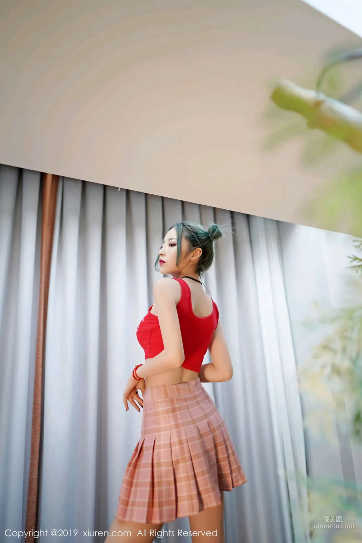 Jia Shihan《With a Delicate Face and Graceful Figure》 [XiuRen] No.1550 Photo Set photo 18