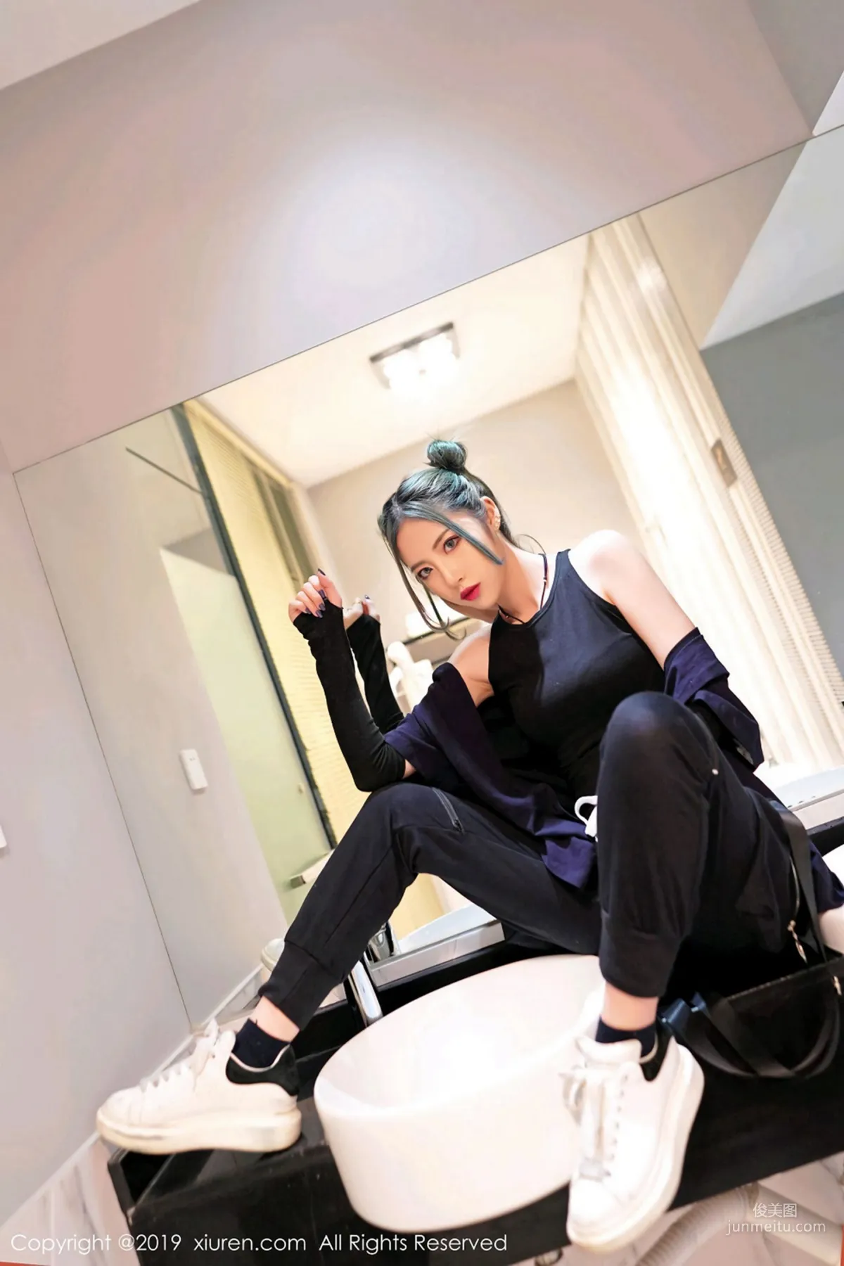 Jia Shihan《With a Delicate Face and Graceful Figure》 [XiuRen] No.1550 Photo Set photo 45