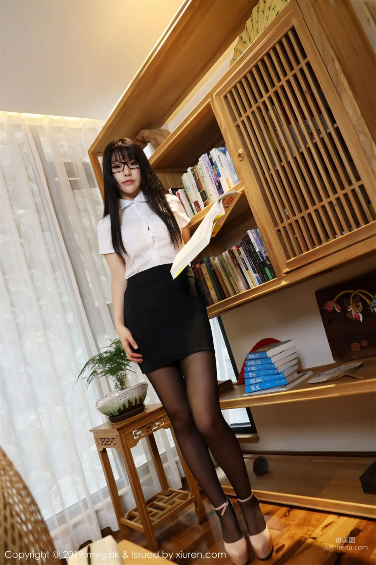 Flower Ke'er, Secretary Black Stockings Glasses OL Series [MyGirl] Vol.368 Photo Set photo 71