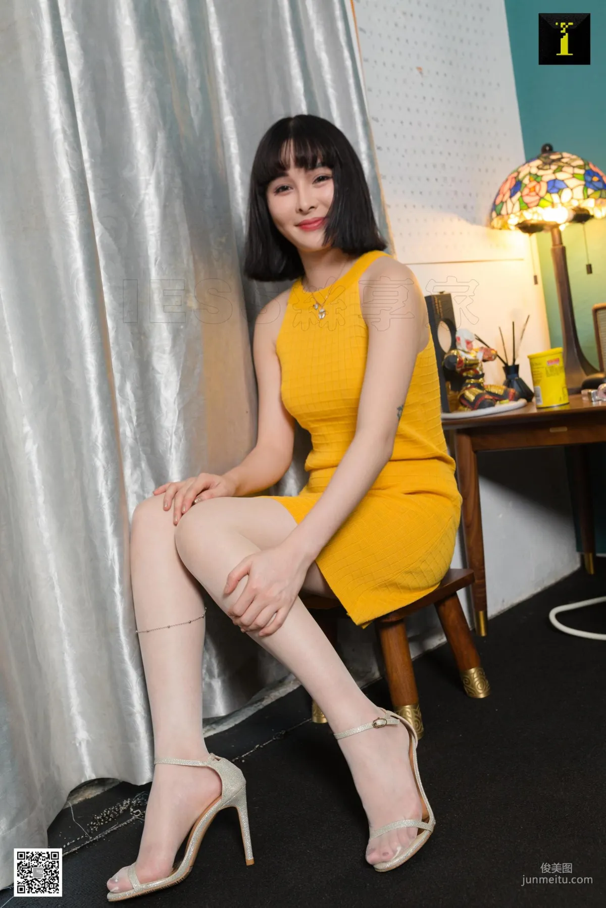 Model Miao Jie White Silk and Leg Chain [IESS] Stockings and Legs Photo Set photo 79