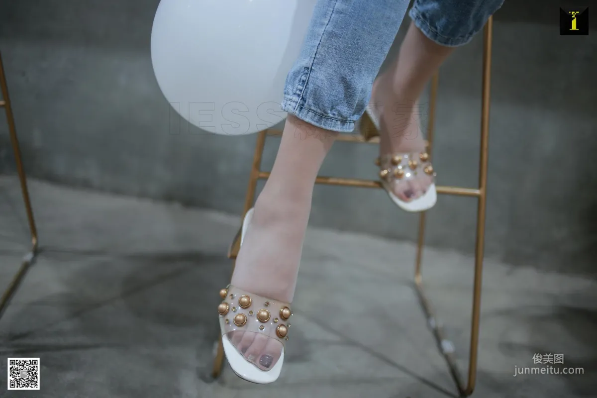 Model Yun Zhi Daily Edition Jeans with Silk Stockings [IESS] Beautiful Legs and Feet Photo Set photo 61