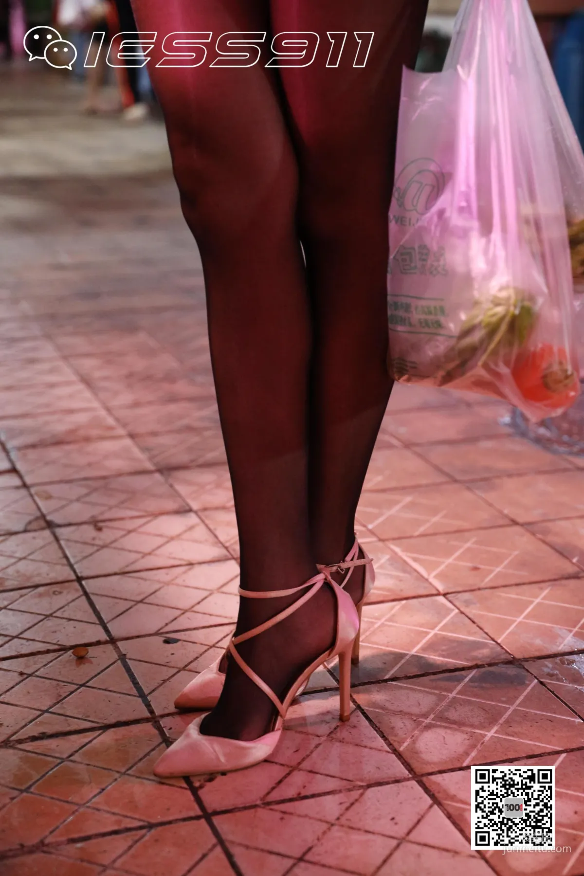 Model Lucy, Grocery Shopping 2 [IESS One Thousand and One Nights] Street Snap Beautiful Legs Photo Set photo 55