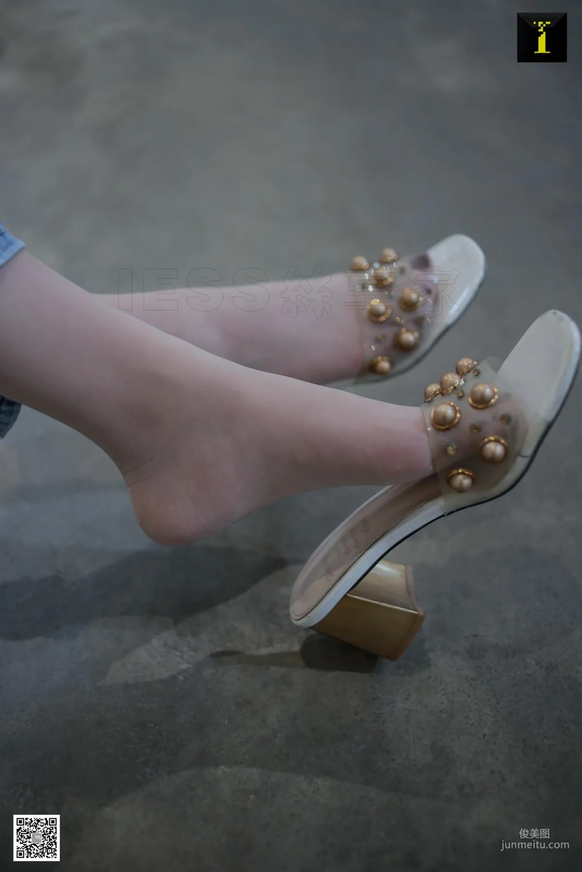 Model Yun Zhi Daily Edition Jeans with Silk Stockings [IESS] Beautiful Legs and Feet Photo Set photo 15