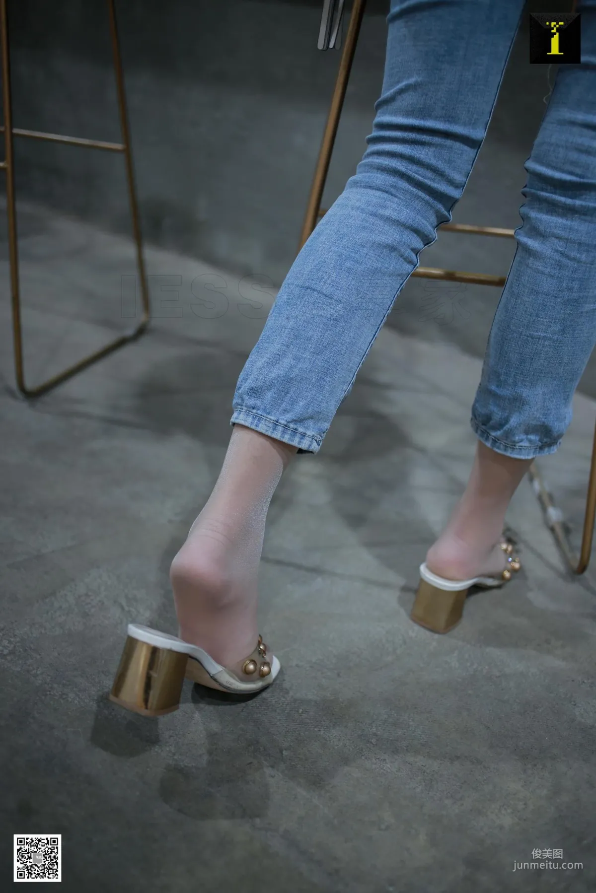 Model Yun Zhi Daily Edition Jeans with Silk Stockings [IESS] Beautiful Legs and Feet Photo Set photo 80