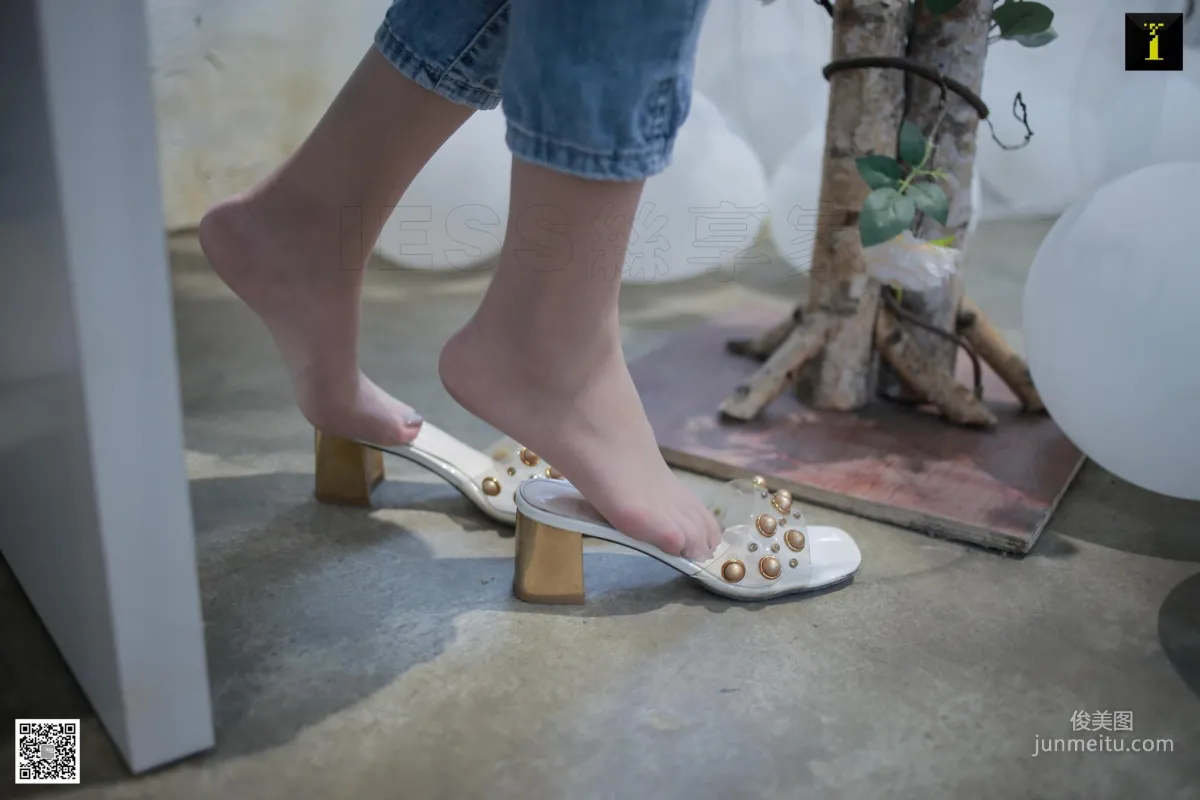 Model Yun Zhi Daily Edition Jeans with Silk Stockings [IESS] Beautiful Legs and Feet Photo Set photo 57