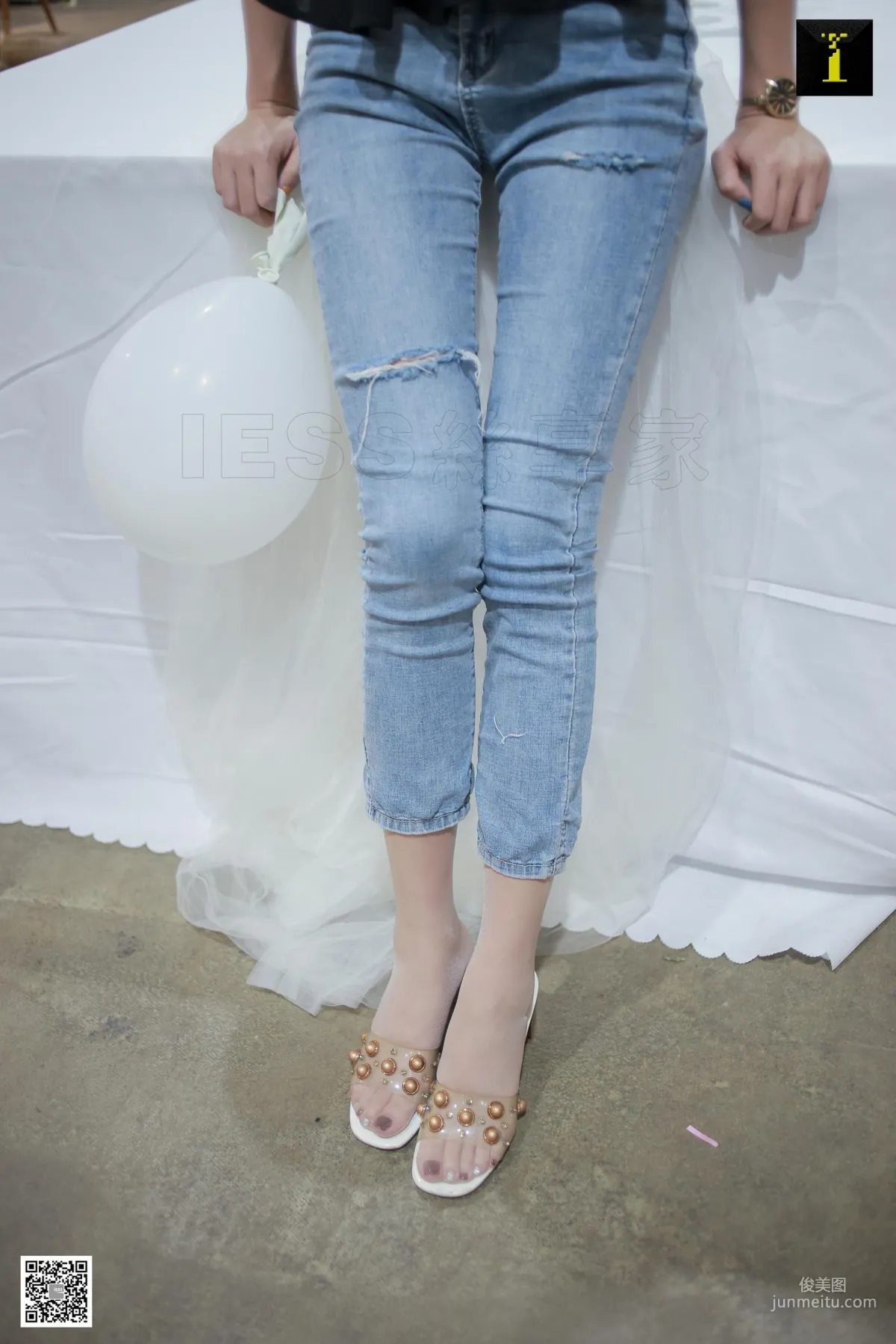 Model Yun Zhi Daily Edition Jeans with Silk Stockings [IESS] Beautiful Legs and Feet Photo Set photo 74