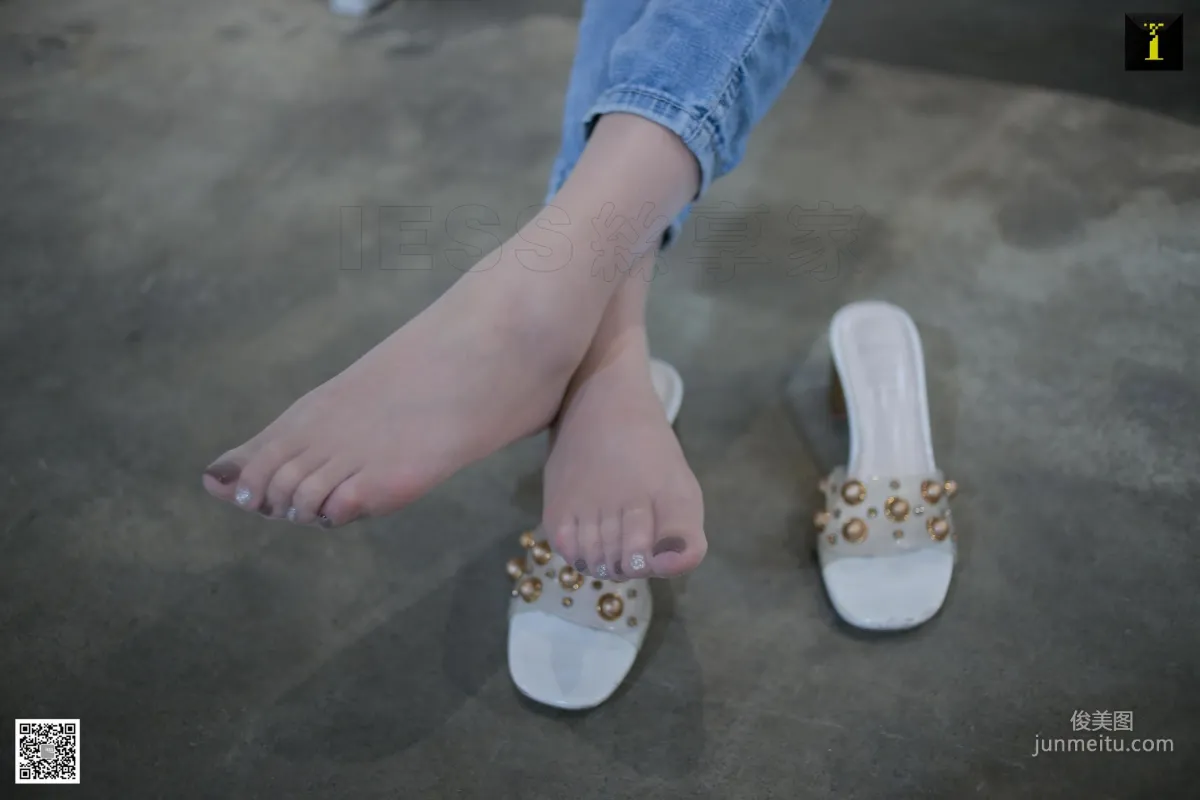 Model Yun Zhi Daily Edition Jeans with Silk Stockings [IESS] Beautiful Legs and Feet Photo Set photo 13