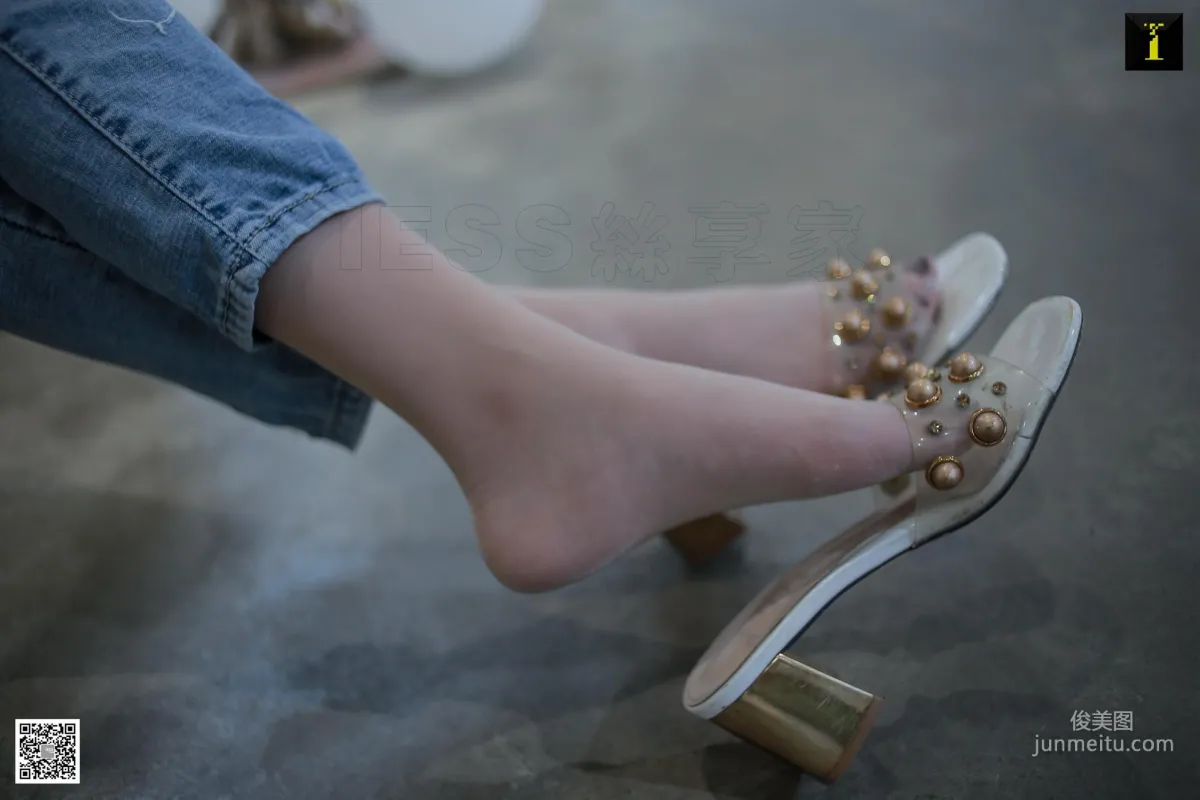 Model Yun Zhi Daily Edition Jeans with Silk Stockings [IESS] Beautiful Legs and Feet Photo Set photo 16