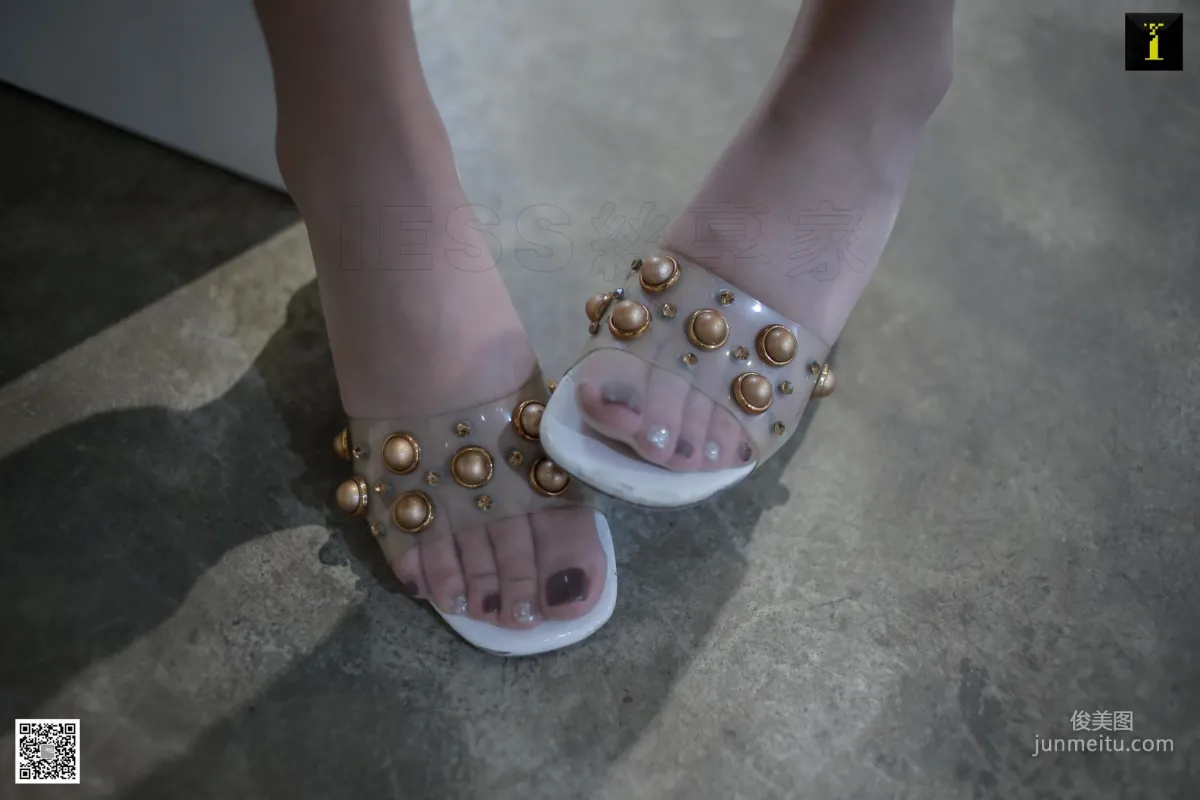 Model Yun Zhi Daily Edition Jeans with Silk Stockings [IESS] Beautiful Legs and Feet Photo Set photo 48