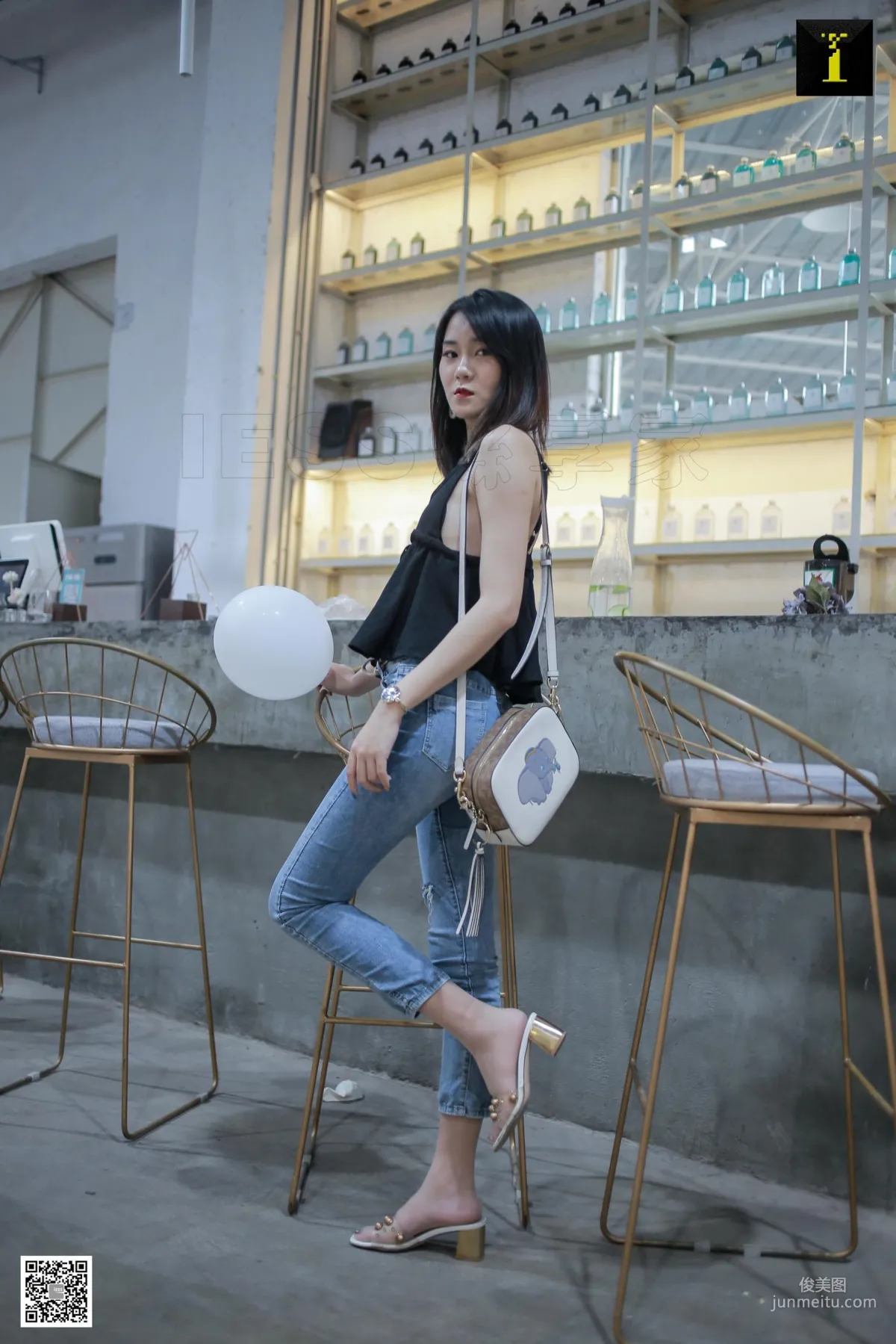Model Yun Zhi Daily Edition Jeans with Silk Stockings [IESS] Beautiful Legs and Feet Photo Set photo 75
