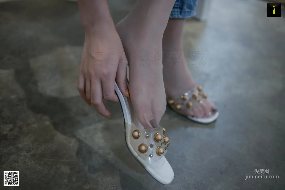 Model Yun Zhi Daily Edition Jeans with Silk Stockings [IESS] Beautiful Legs and Feet Photo Set photo 22