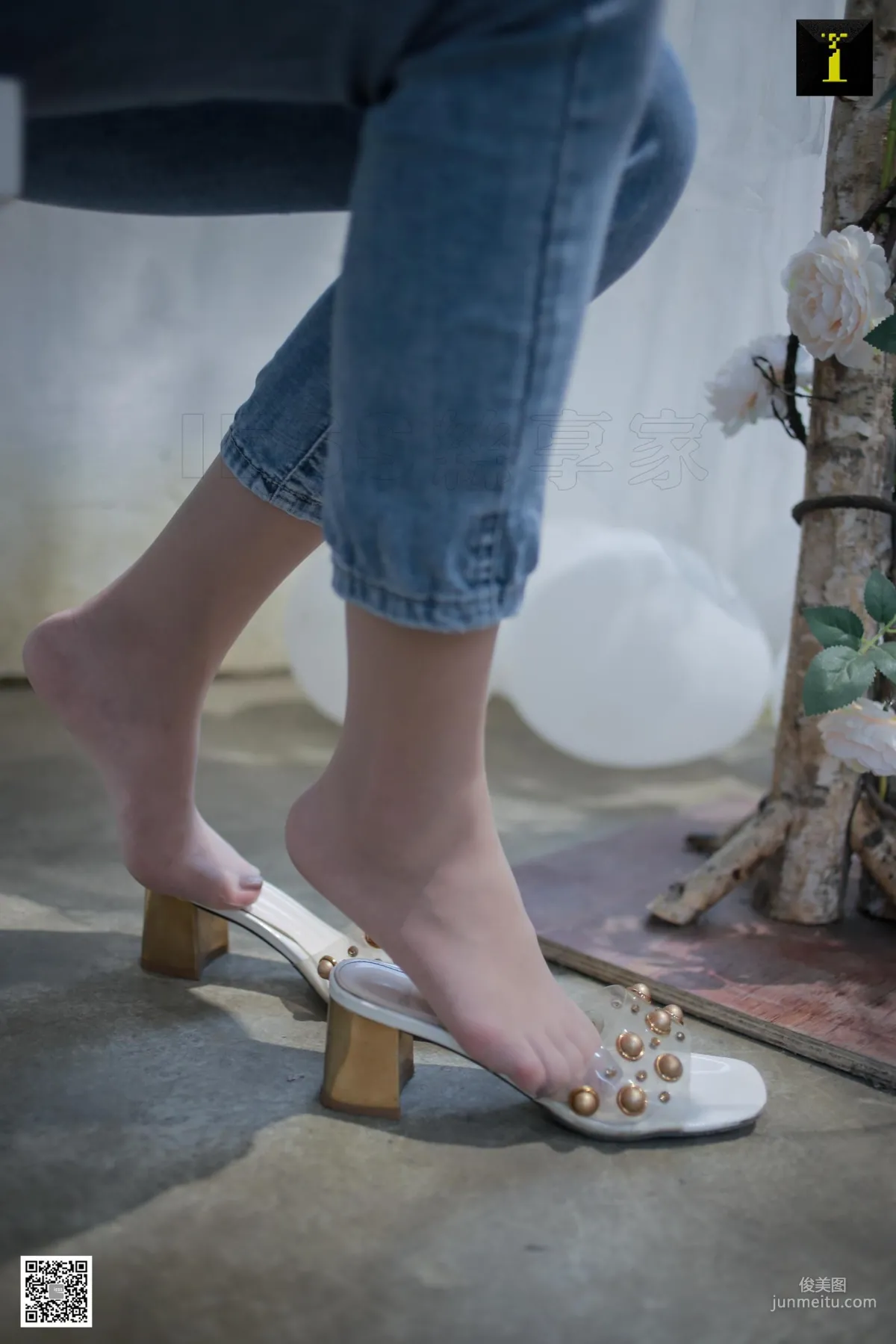 Model Yun Zhi Daily Edition Jeans with Silk Stockings [IESS] Beautiful Legs and Feet Photo Set photo 58