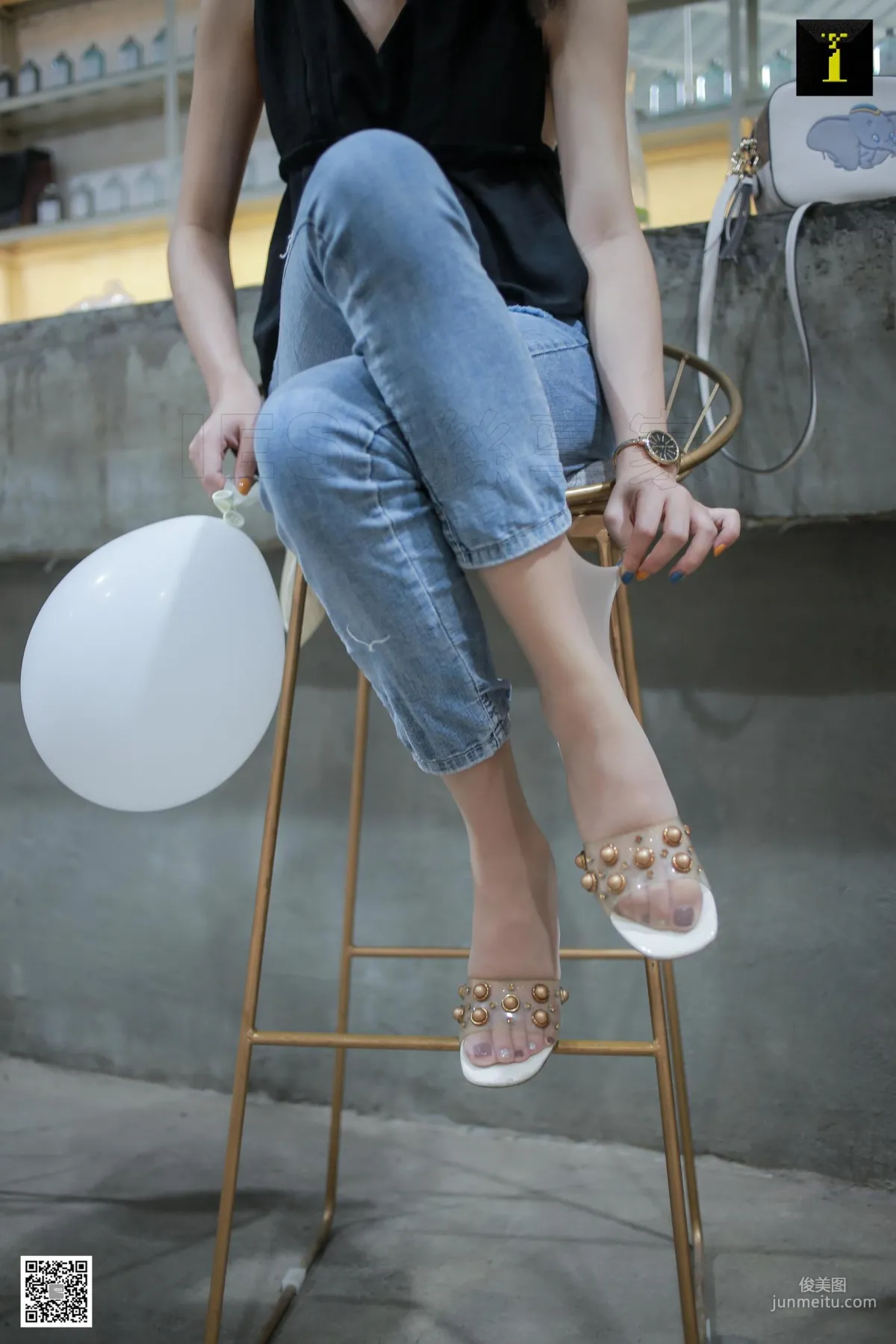 Model Yun Zhi Daily Edition Jeans with Silk Stockings [IESS] Beautiful Legs and Feet Photo Set photo 62