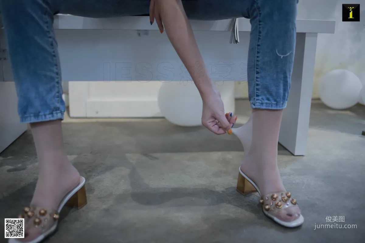 Model Yun Zhi Daily Edition Jeans with Silk Stockings [IESS] Beautiful Legs and Feet Photo Set photo 19