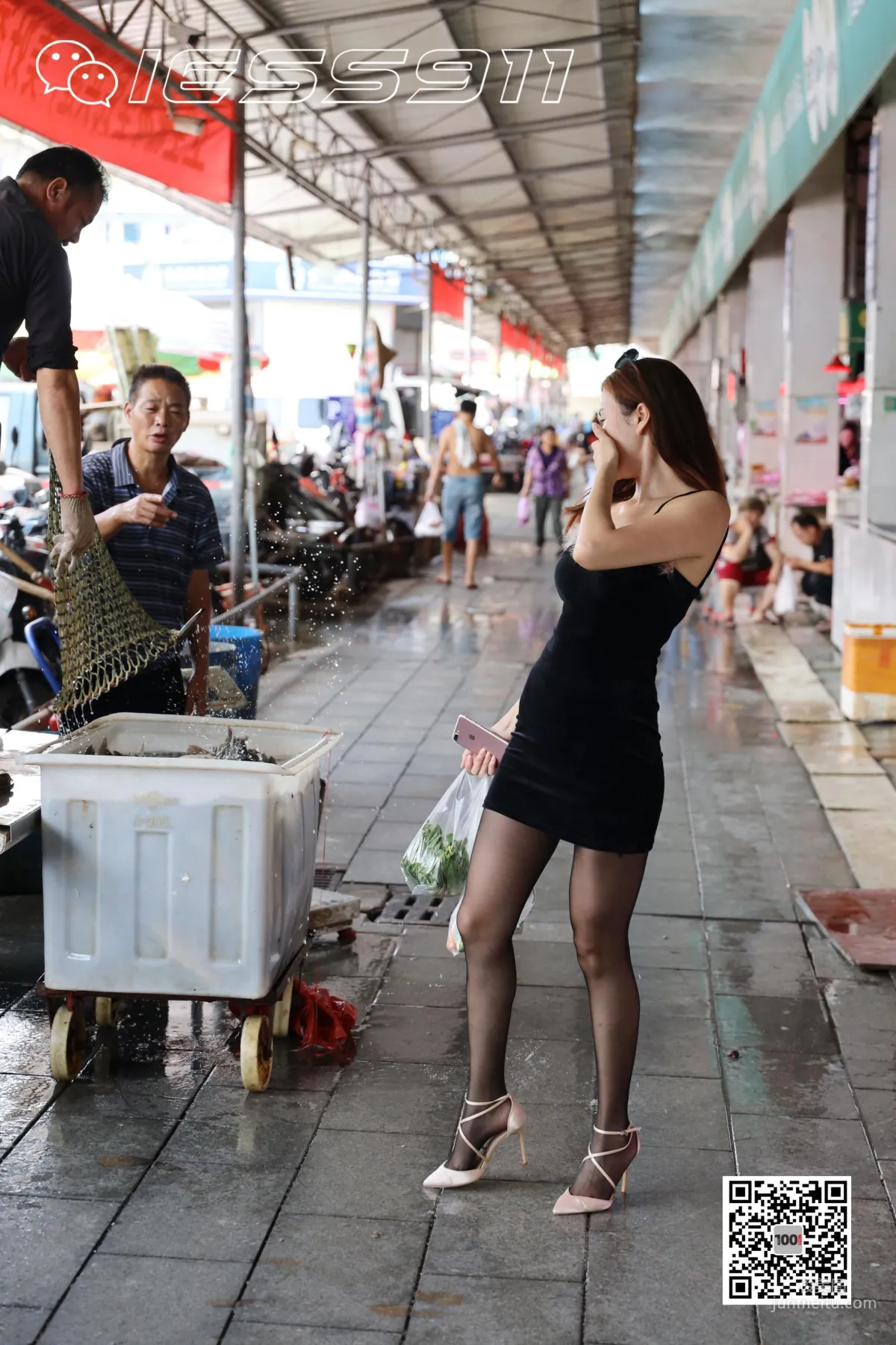 Model Lucy, Grocery Shopping 2 [IESS One Thousand and One Nights] Street Snap Beautiful Legs Photo Set photo 40