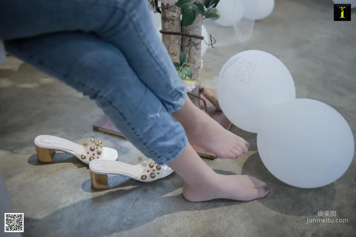 Model Yun Zhi Daily Edition Jeans with Silk Stockings [IESS] Beautiful Legs and Feet Photo Set photo 55