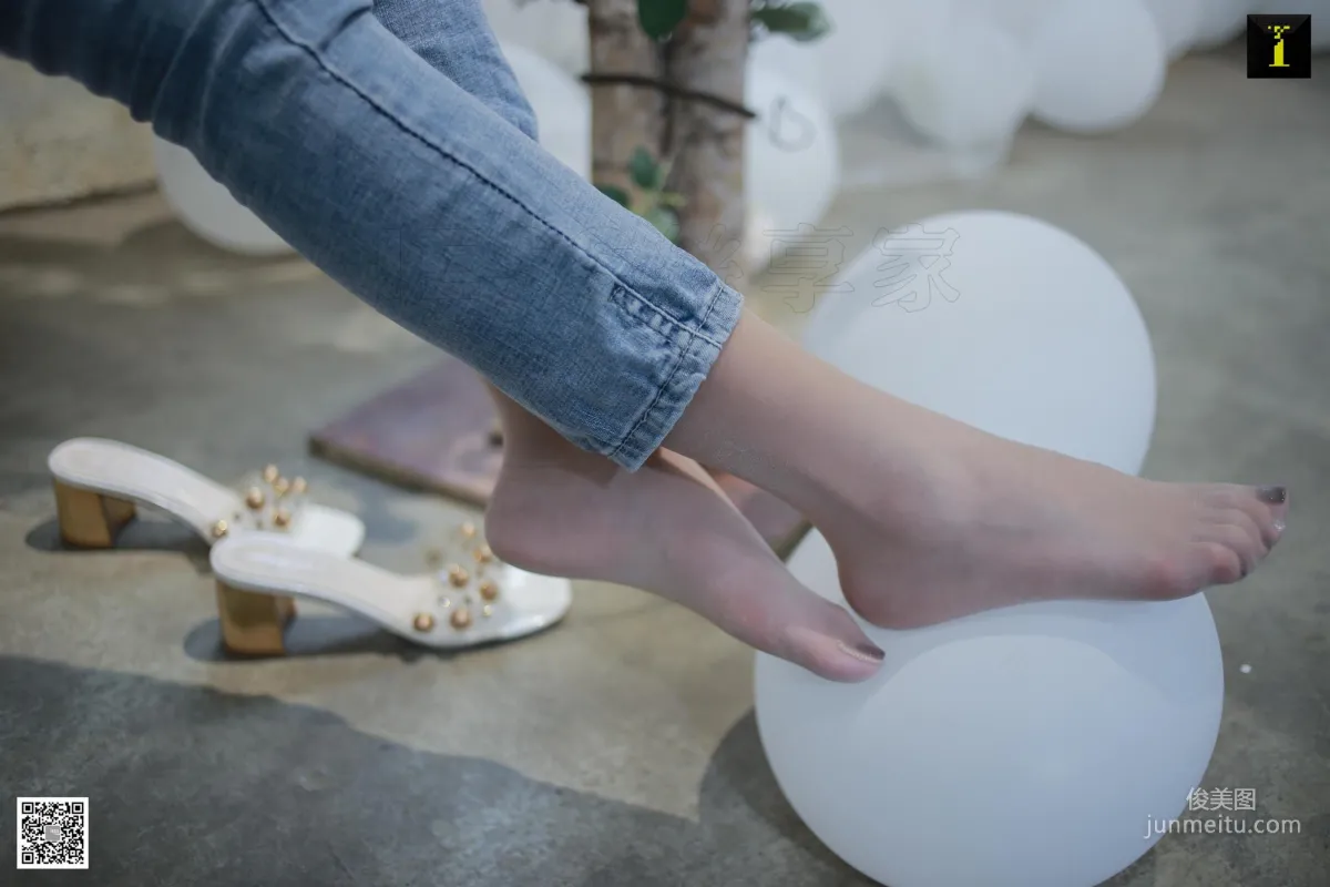 Model Yun Zhi Daily Edition Jeans with Silk Stockings [IESS] Beautiful Legs and Feet Photo Set photo 53