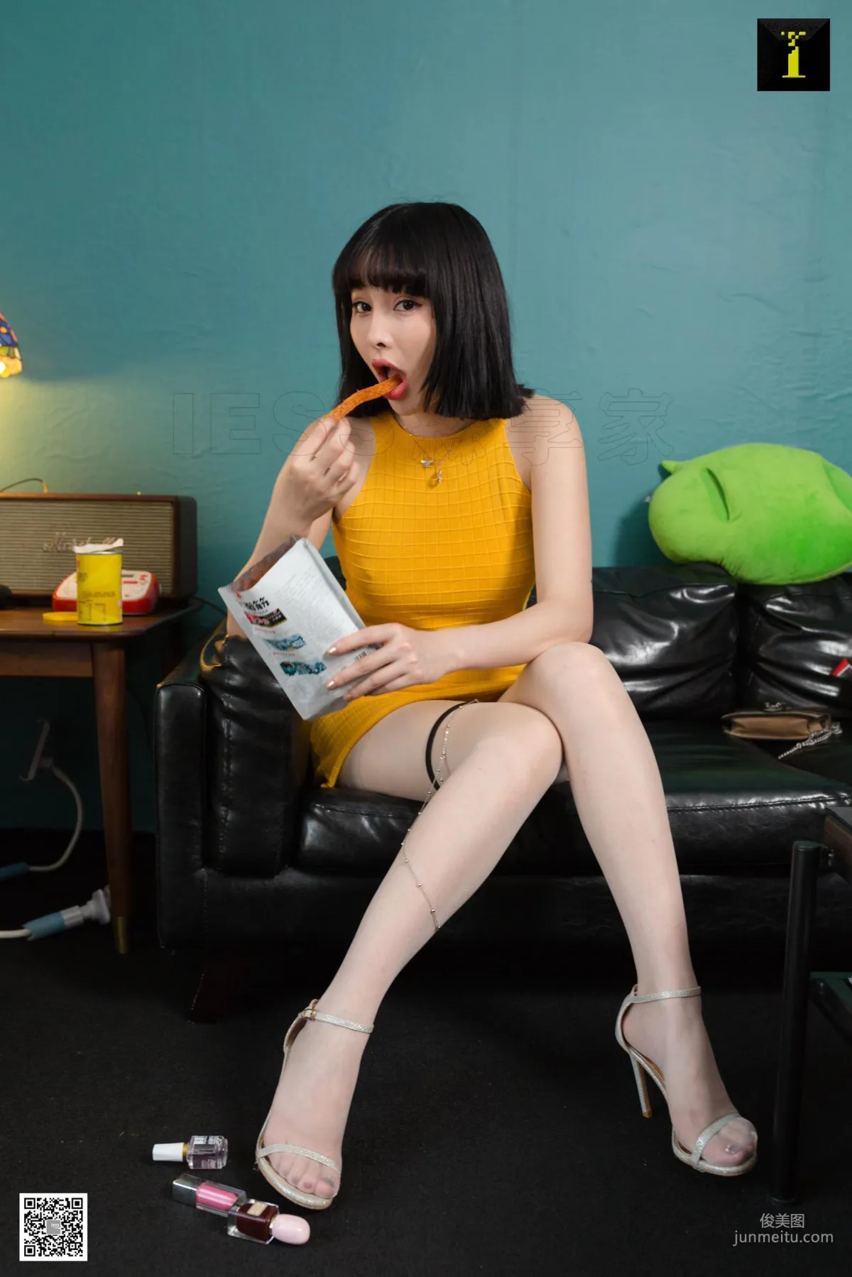 Model Miao Jie White Silk and Leg Chain [IESS] Stockings and Legs Photo Set photo 17