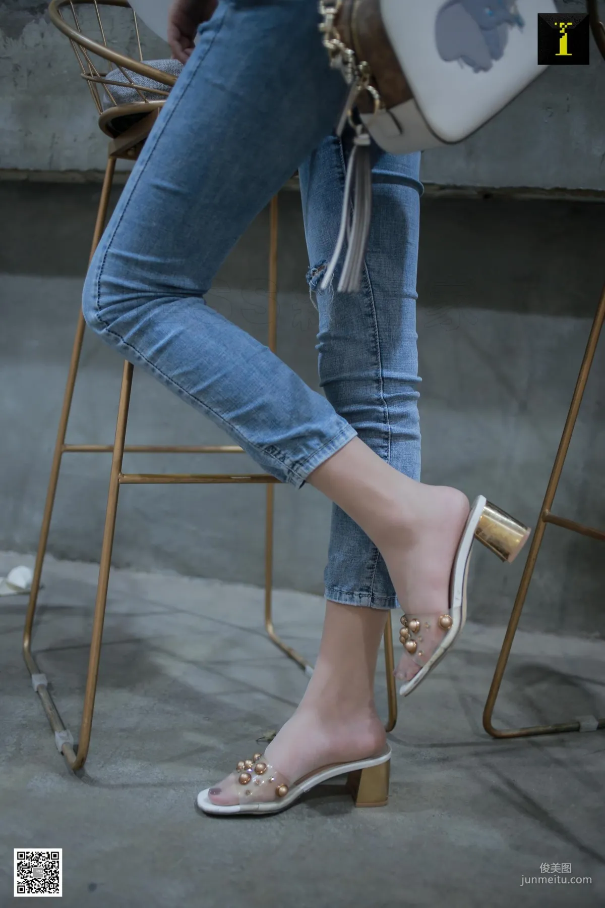 Model Yun Zhi Daily Edition Jeans with Silk Stockings [IESS] Beautiful Legs and Feet Photo Set photo 76