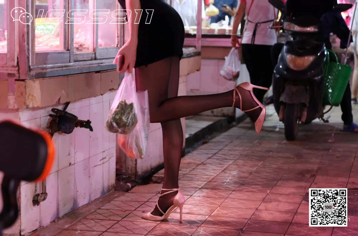 Model Lucy, Grocery Shopping 2 [IESS One Thousand and One Nights] Street Snap Beautiful Legs Photo Set photo 54