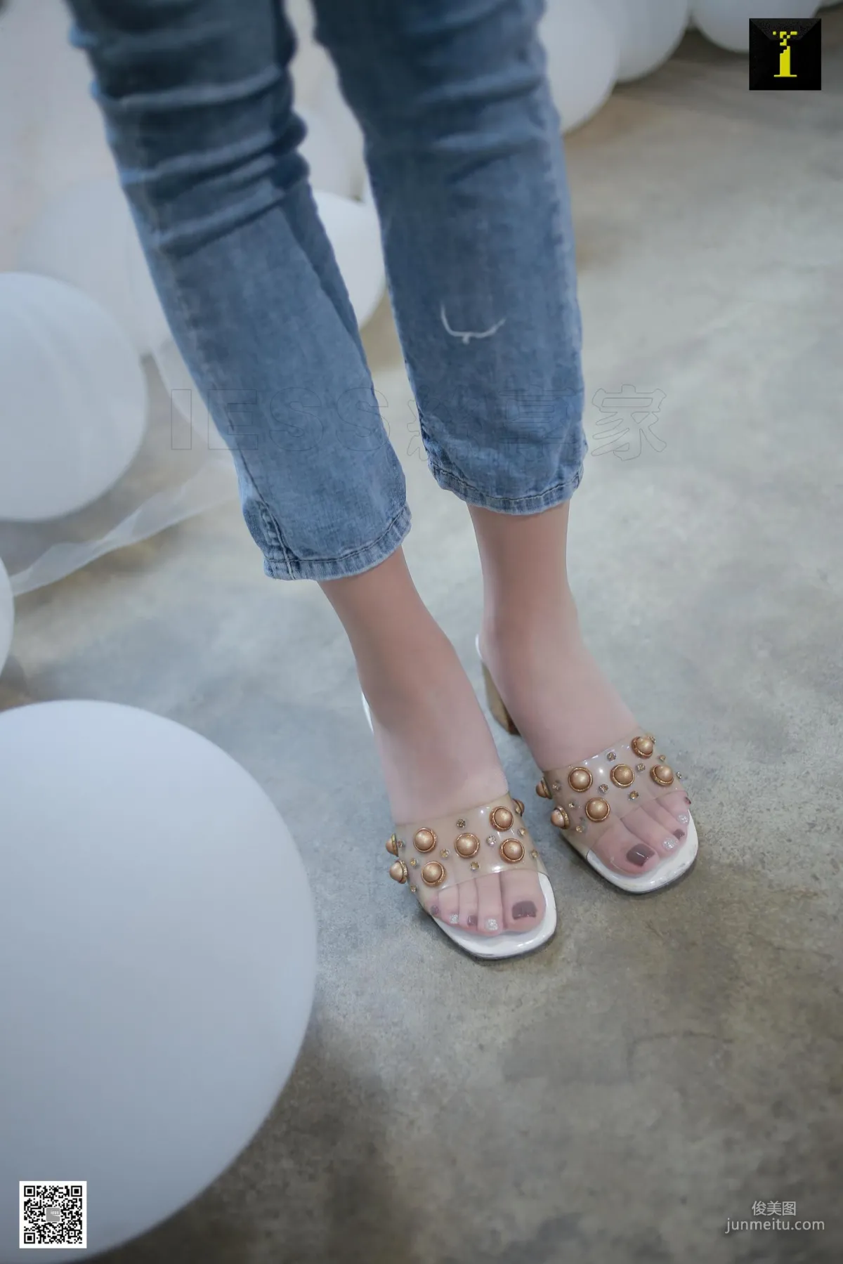 Model Yun Zhi Daily Edition Jeans with Silk Stockings [IESS] Beautiful Legs and Feet Photo Set photo 23