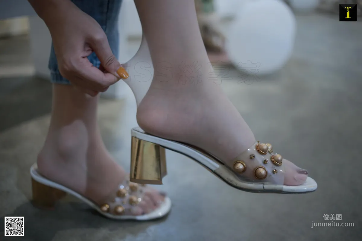 Model Yun Zhi Daily Edition Jeans with Silk Stockings [IESS] Beautiful Legs and Feet Photo Set photo 20