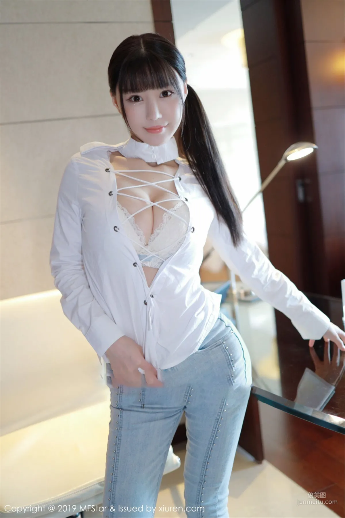 Flower Barbie Ke'er, Sexy Beautiful Breasts Under a White Shirt [MFStar] Vol.207 Photo Set photo 7