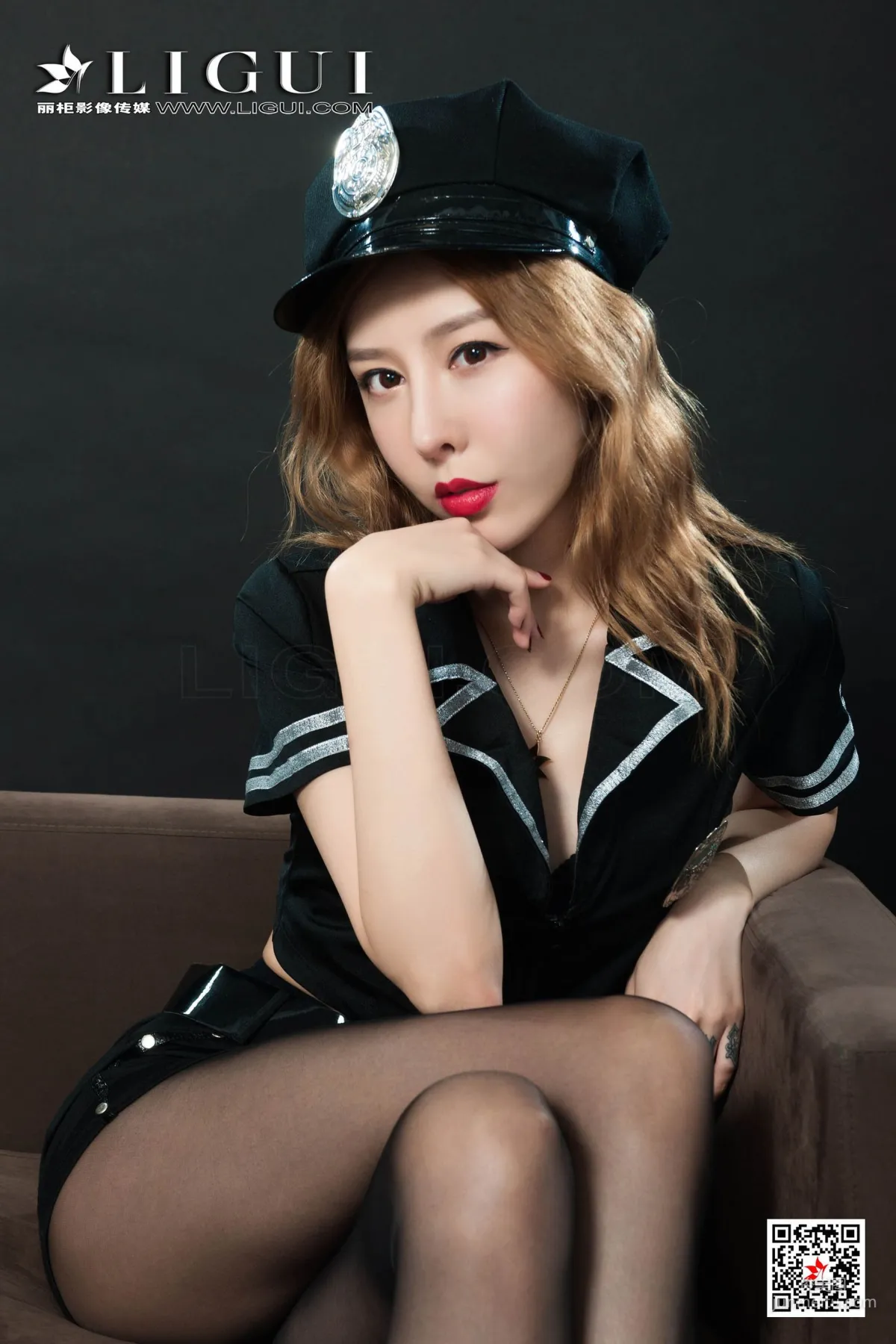 Tu Zi Black Stockings Policewoman Handcuffs [Ligui] Web Beauty Photo Set photo 21