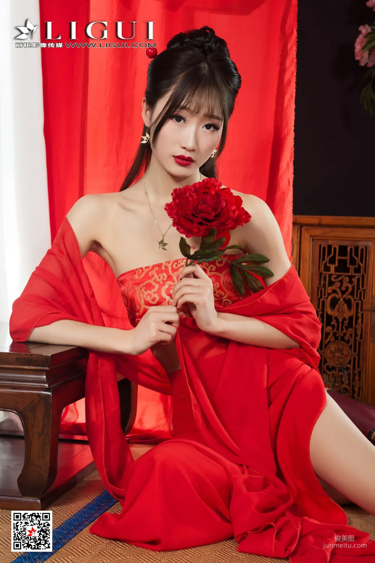 王炜炜《极品古典丝足》 [丽柜LIGUI] 网络丽人 写真集4