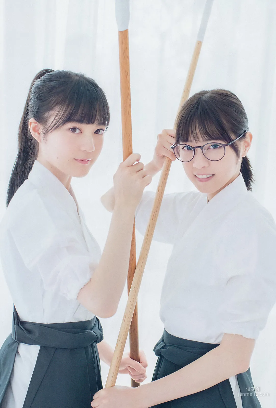 [Weekly Big Comic Spirits] Nanase Nishino, Erika Ikuta 2017 No.41-42 Photo Magazine photo 6