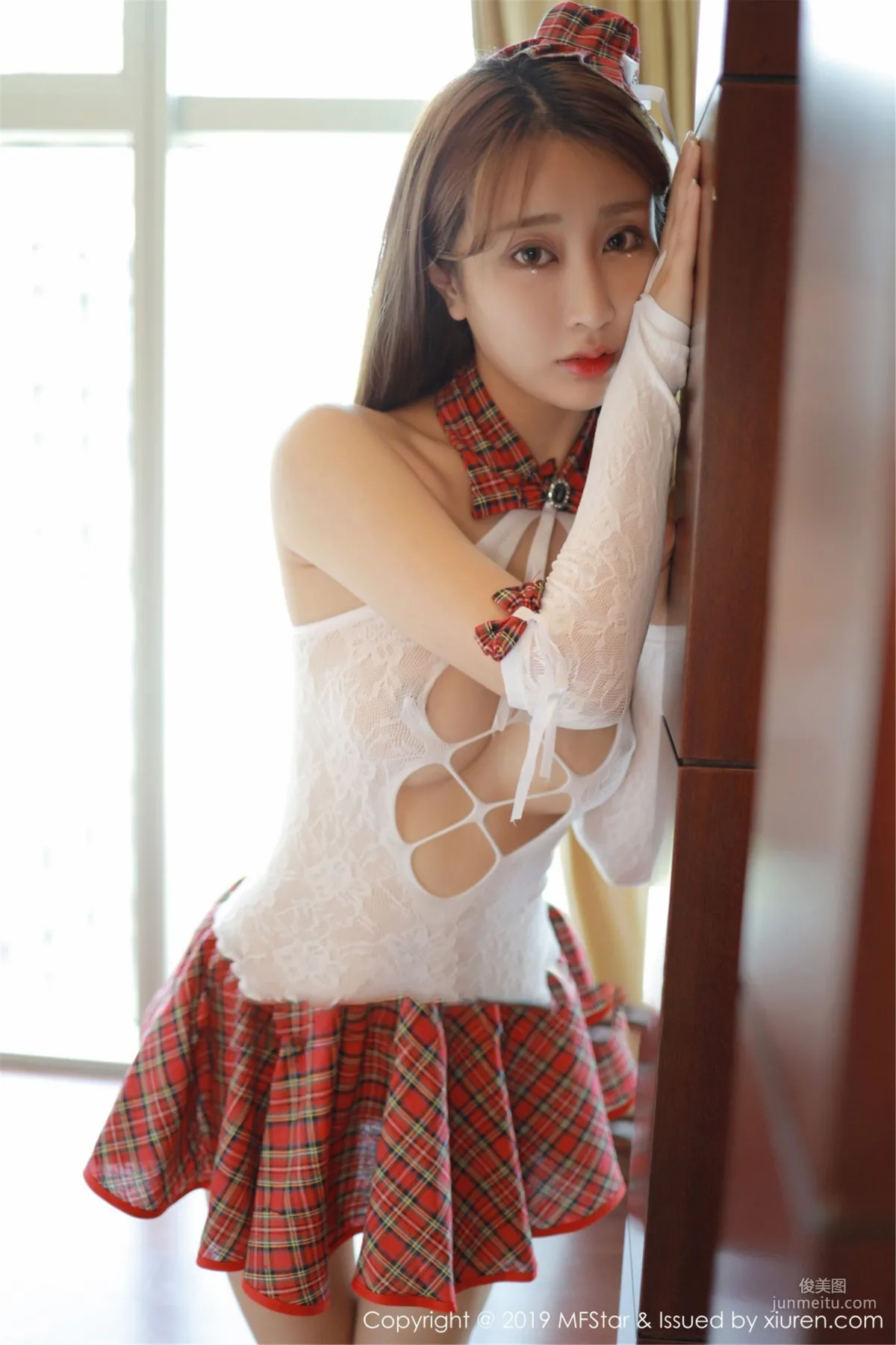 Betty Lin Zixin 《Hollow-Out Lingerie and Plaid Skirt Temptation》 [MFStar] Vol.208 Photo Set photo 37