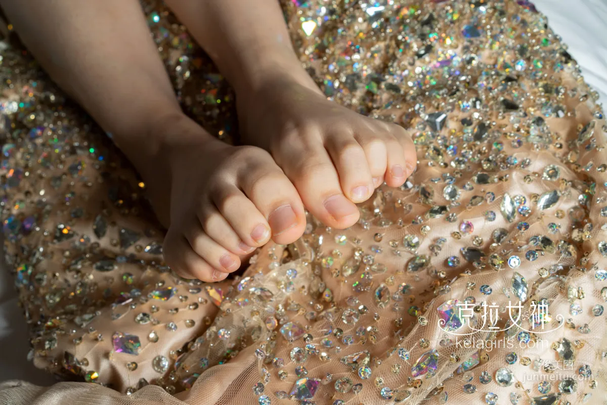 Zhao Yujing, Jade Toes Pick the Golden Crown [Kelagirls] Photo Set photo 23