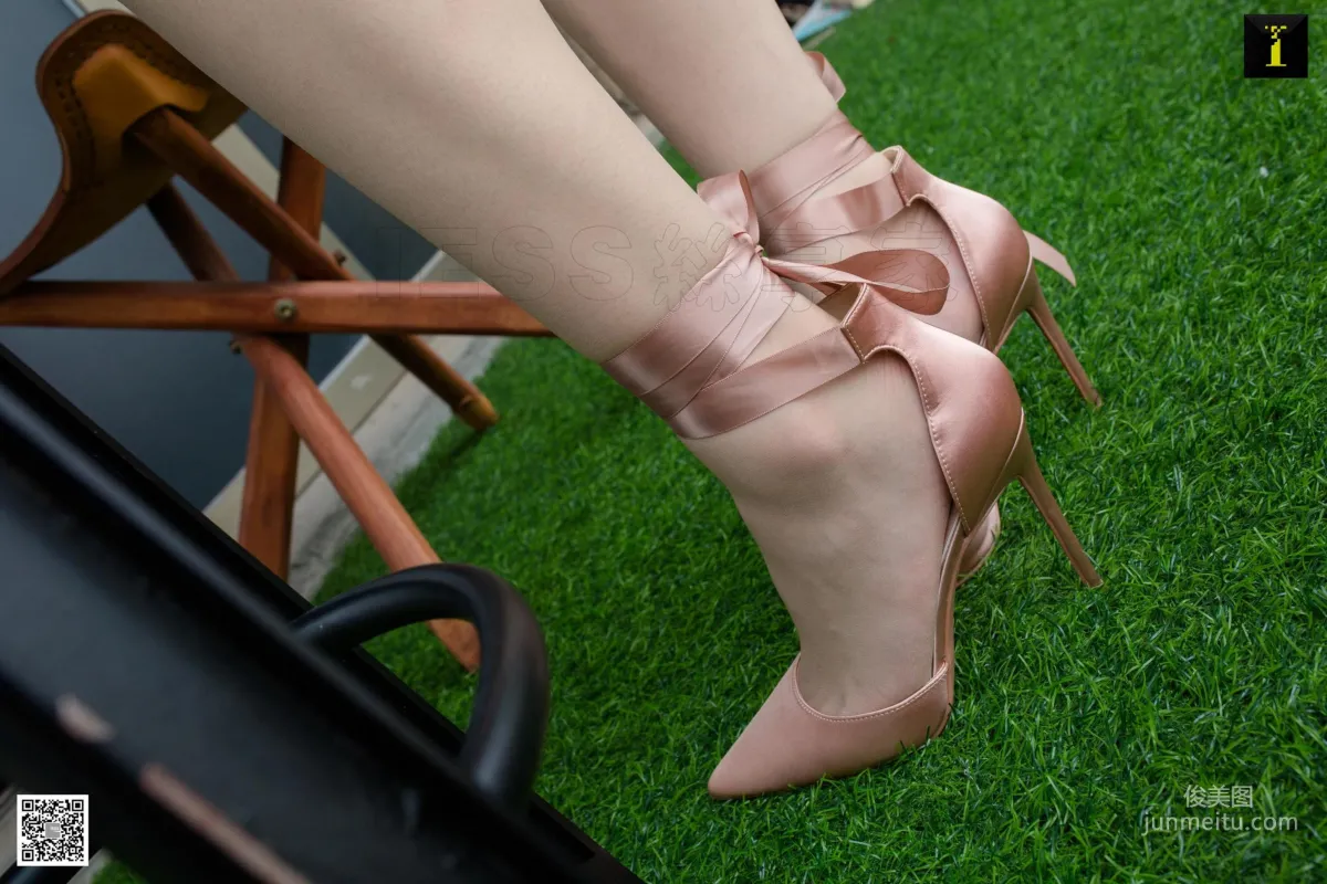 Model Tang Tang Candy-Like Feet [IESS] Beautiful Legs and Feet Photo Set photo 10