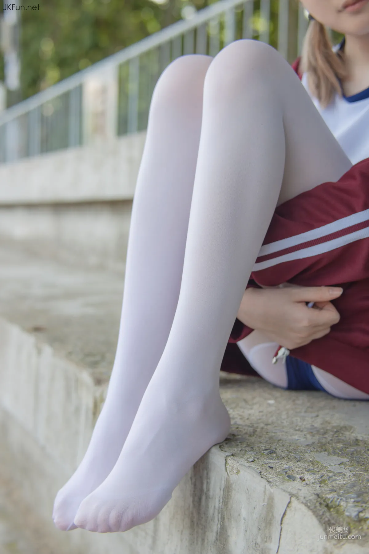 Aika《80D白絲外景體操服》 [森蘿财團] 寫真集 32