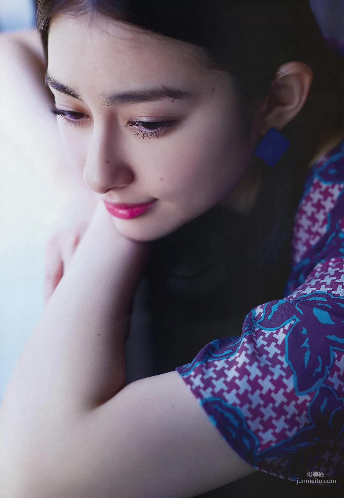 Akari Hayami: Weekly Big Comic Spirits photo 6