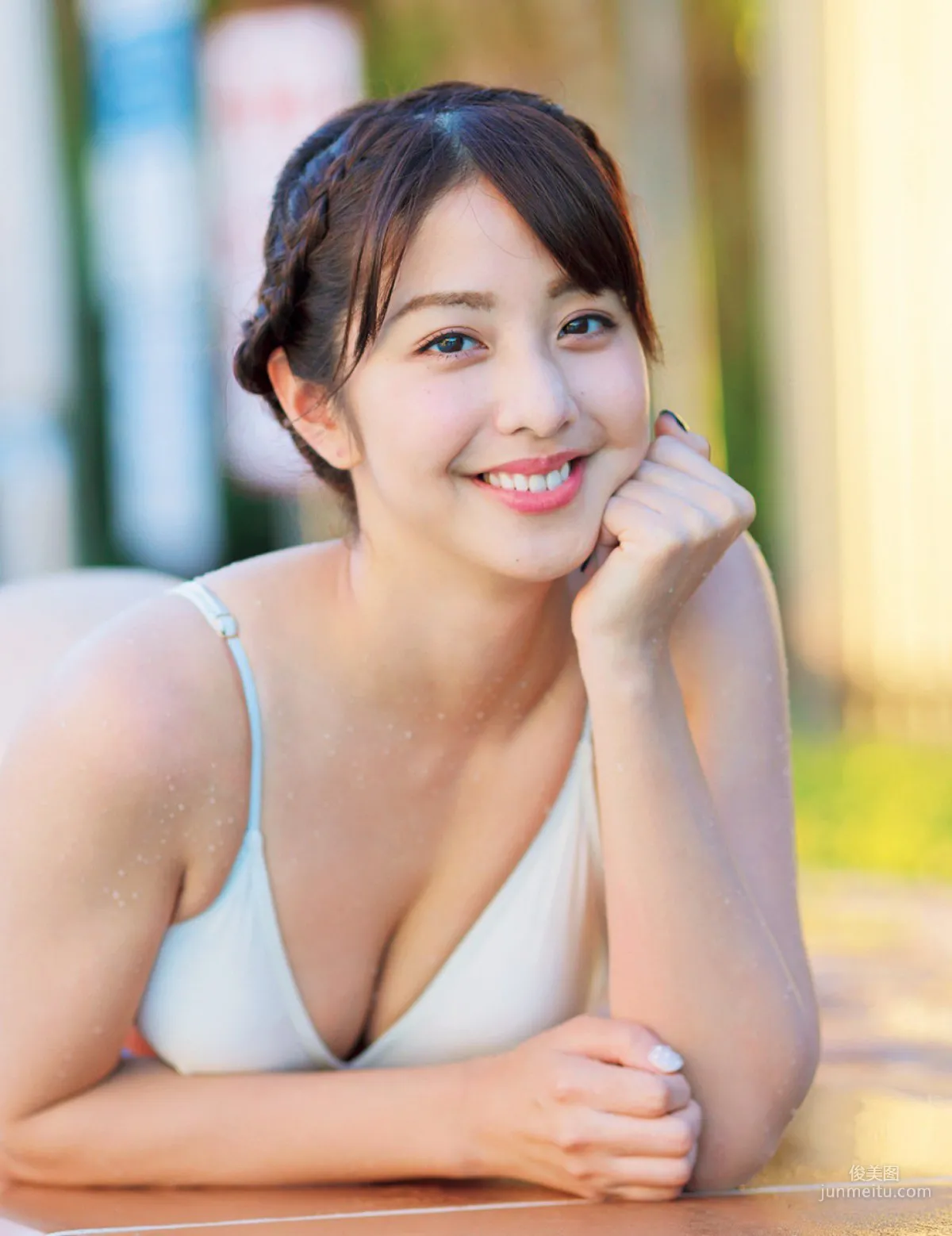 Anna Hongo: FRIDAY photo 4