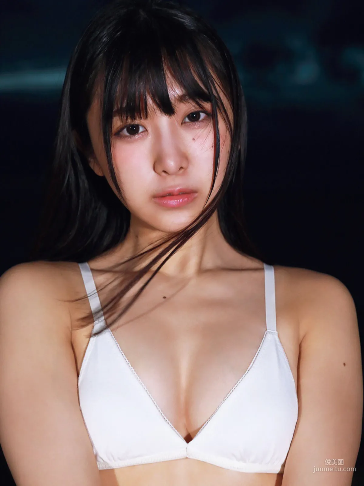 Naomi Majima: FRIDAY photo 1