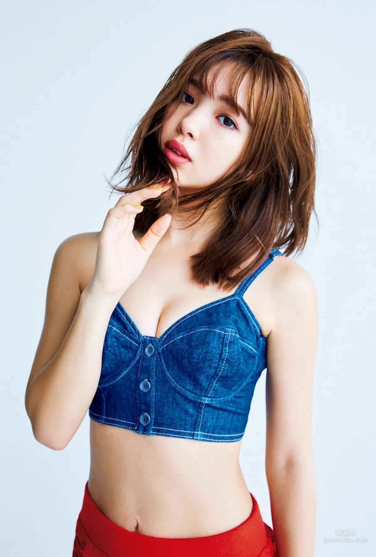 Nicole Fujita: FRIDAY photo 2