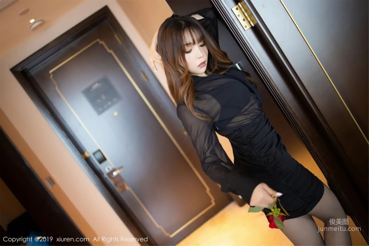 Zhizhi Booty Sexy Curves Bonus [XiuRen] No.1579 Photo Set photo 17